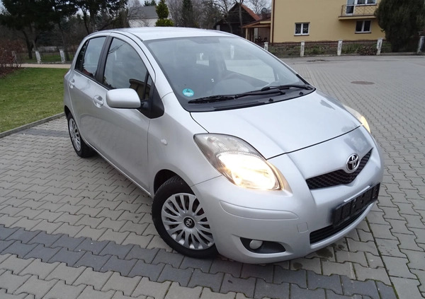 Toyota Yaris cena 25000 przebieg: 143000, rok produkcji 2011 z Kalisz małe 529